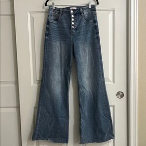 Chic High-Waisted Flare Jeans in Blue